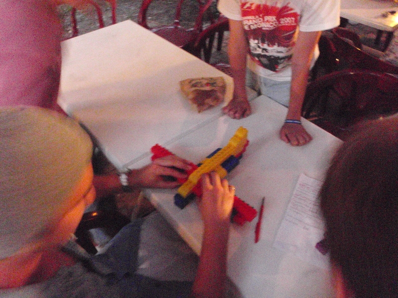 Village Camps International Summer Camp Ard&egrave;che, France 2019-07-26 https://www.villagecamps.com/journals_admin/images/69-11-The Super Team Challenge construction.jpg